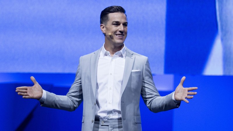 EM MEIO A DEMISSÕES EM MASSA, CEO DA EA RECEBE BÔNUS DE US$ 38,6 MILHÕES EM 2026; EXECUTIVOS LUCram COM SUCESSO DE BATTLEFIELD 6