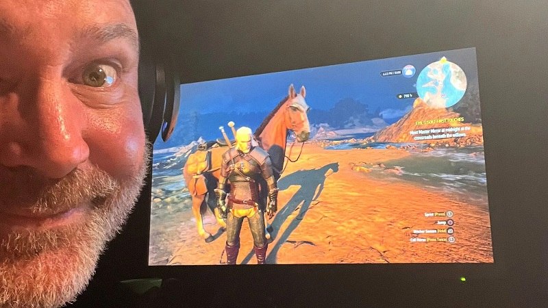 O RETORNO QUE NINGUÉM ESPERAVA: DOUG COCKLE VOLTA A DUBLAR GERALT APÓS 10 ANOS EM NOVA EXPANSÃO DE THE WITCHER 3