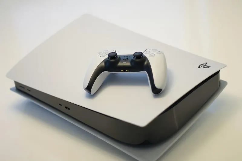 SONY GARANTE ESTOQUE DE MEMÓRIA PARA PS5 E SE PREPARA PARA ONDA DE GTA 6 MESMO COM QUEDA NAS VENDAS